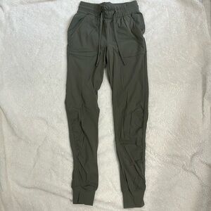 Lululemon- sage green jogger
